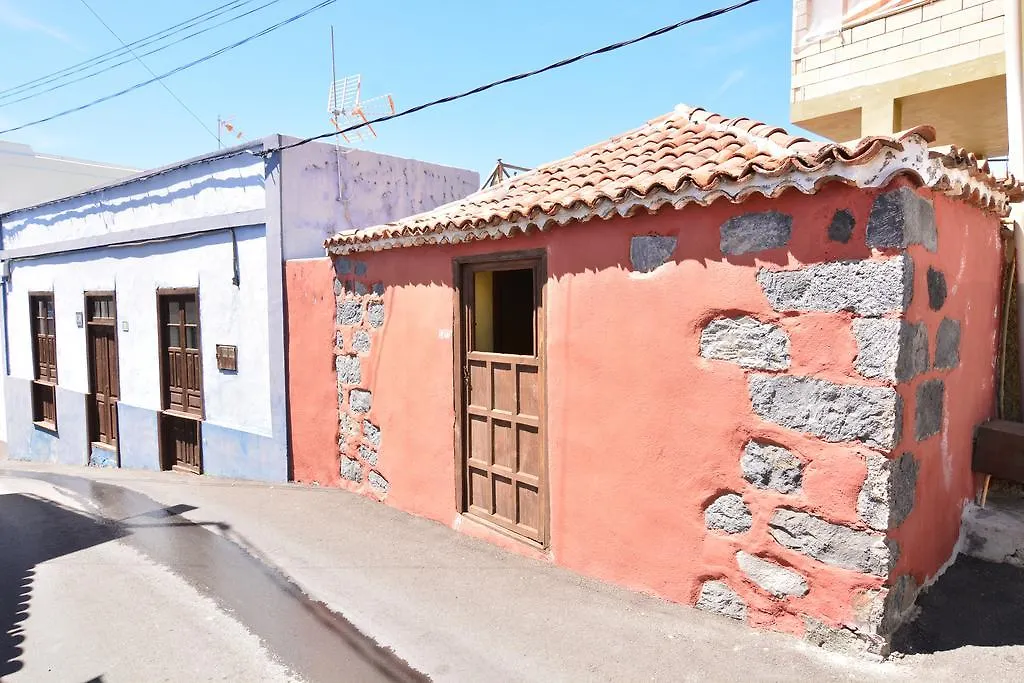 Chío Casa Rural El Atajo 게스트하우스 0*,  스페인